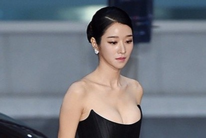 Seo Ye Ji tren tham do le trao giai Buil Film Awards 2020 hinh anh