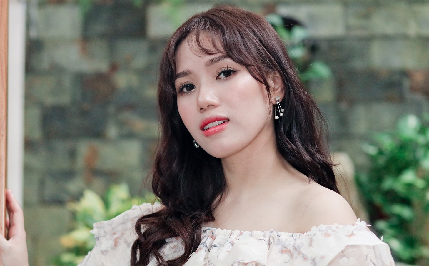 Thuy Chi: 'Toi tung bi che khong xinh, hat chenh' hinh anh