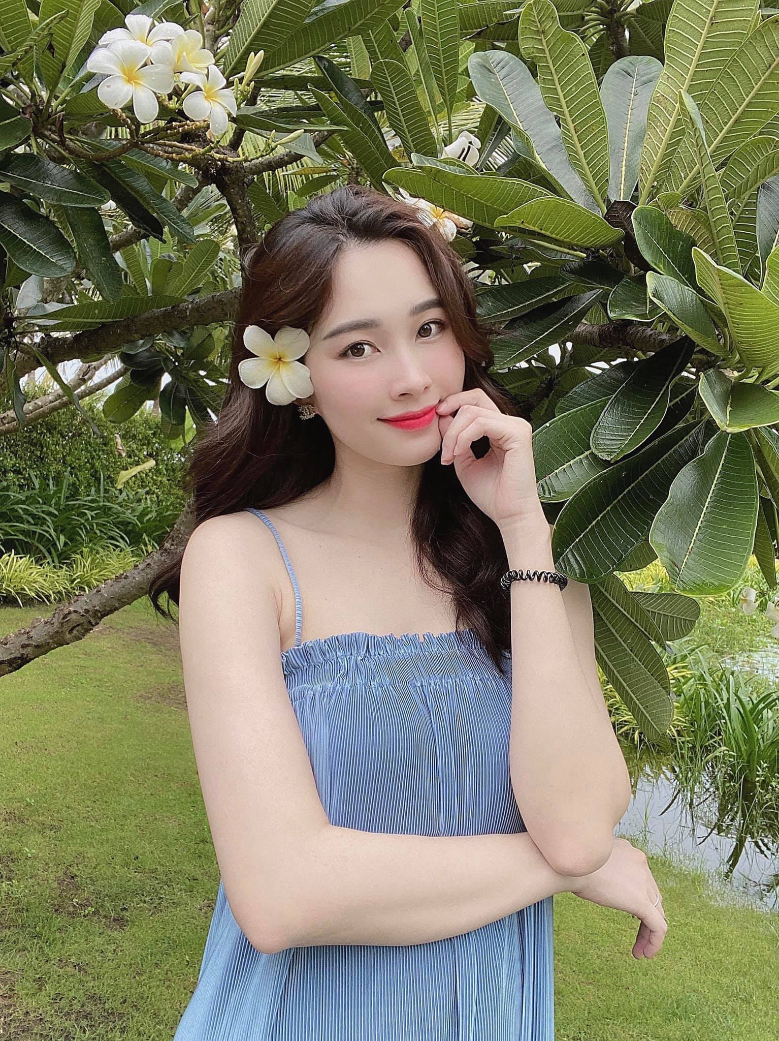 Con trai dang thu thao anh 1