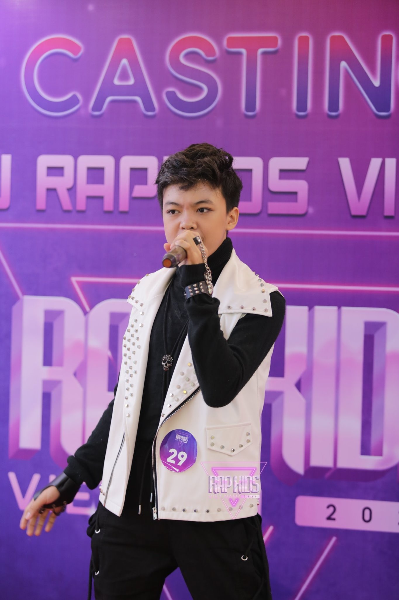 Rap kids gay tranh cai anh 3