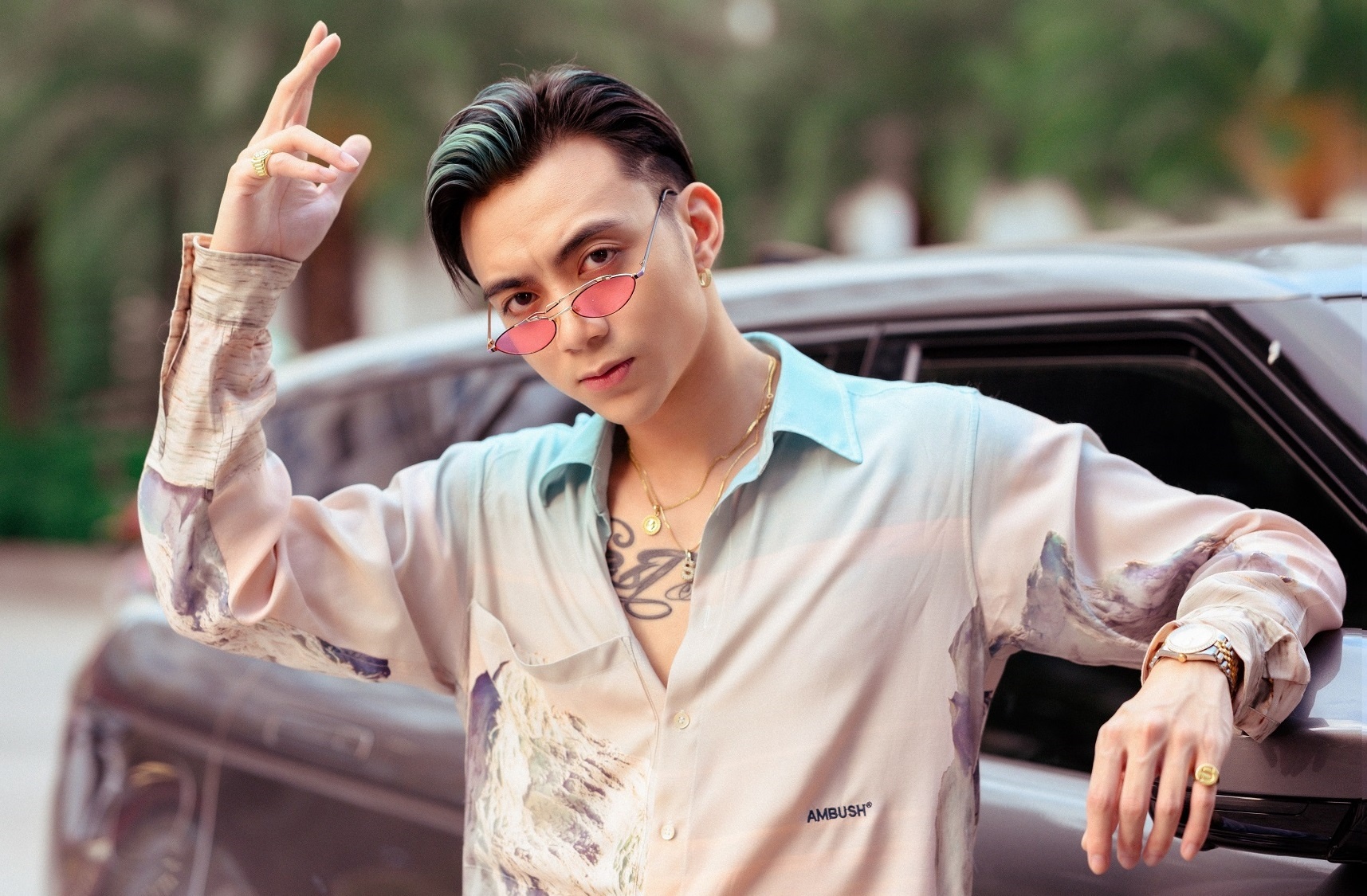 Dien mao Soobin sau mot nam khung hoang va doi nghe danh hinh anh