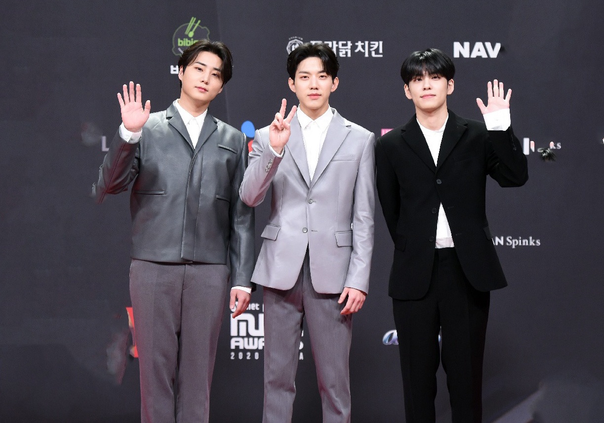 Le trao giai MAMA anh 12