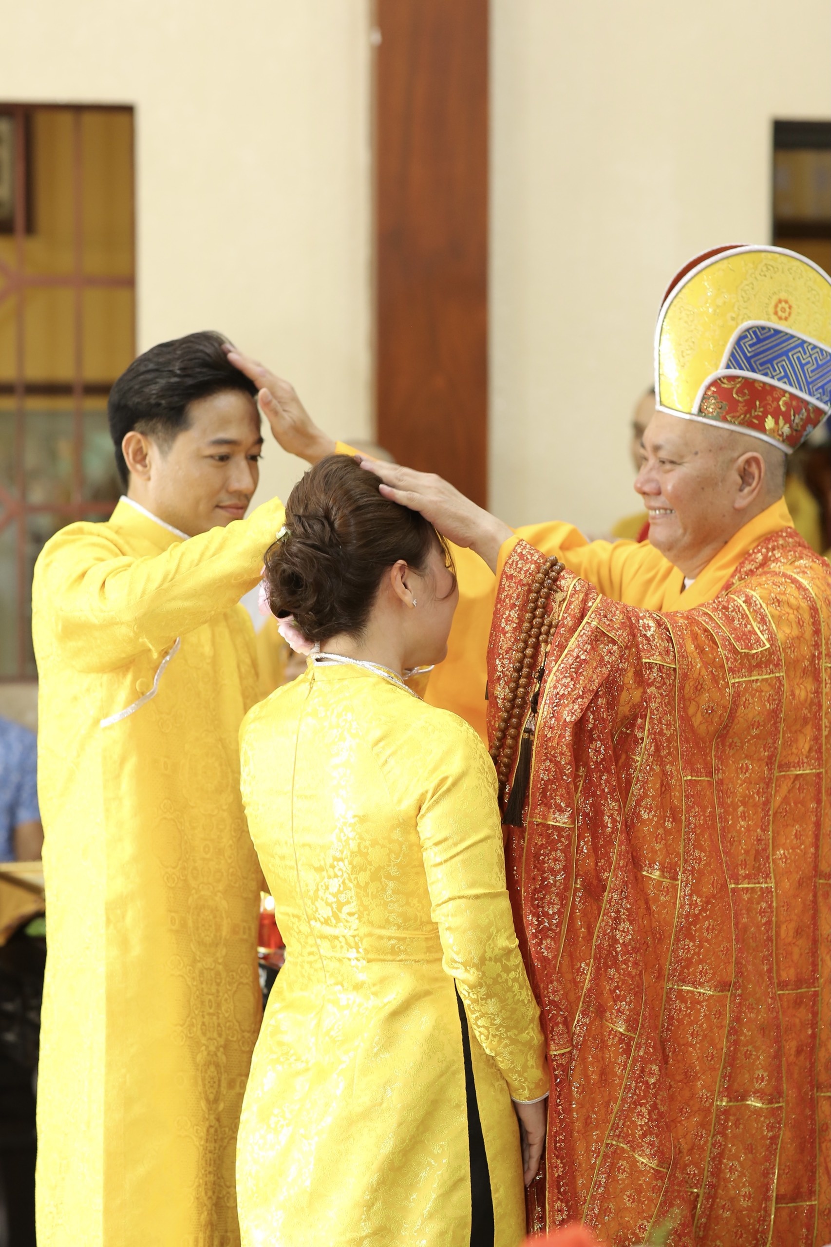 Quy Binh to chuc le cuoi anh 7