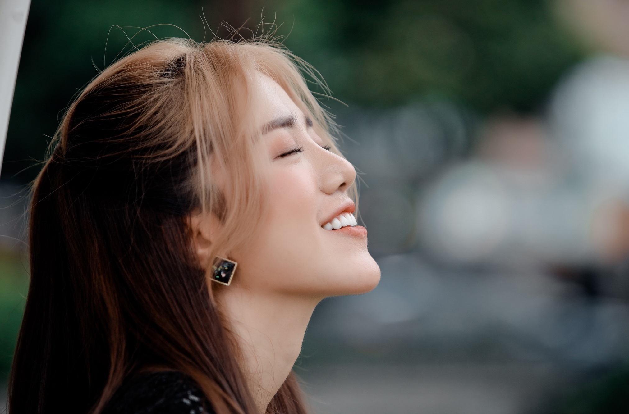 Phùng Khánh Linh  ảnh 2 Phung Khanh Linh anh 2
