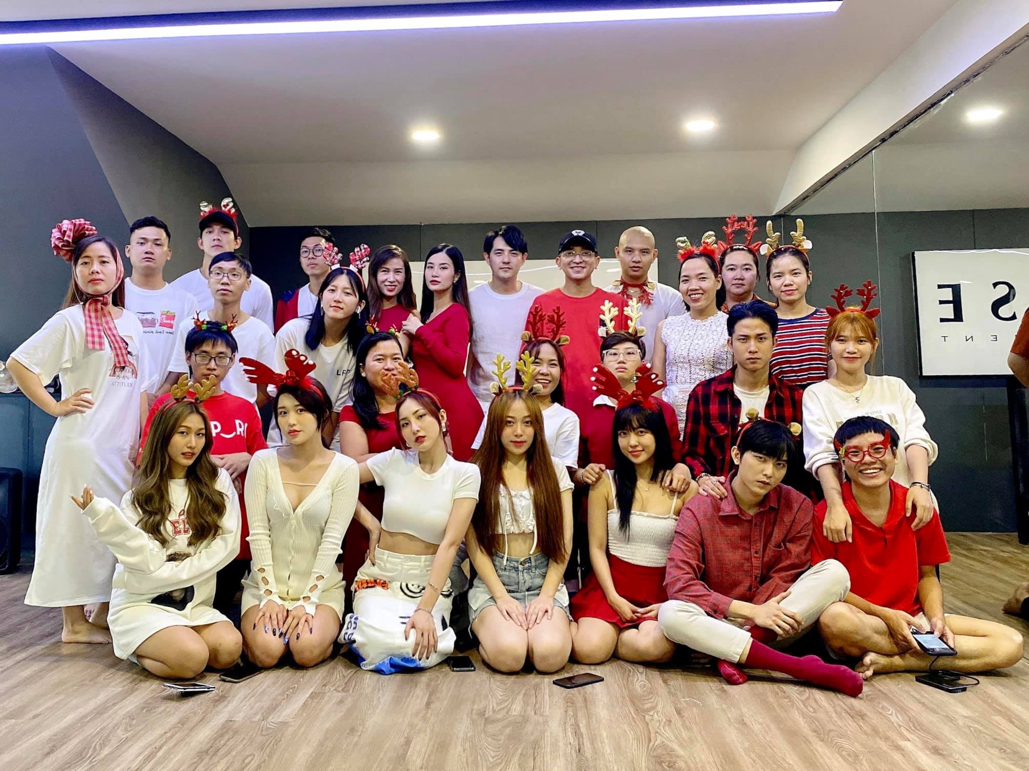 Sao Viet don giang sinh anh 1