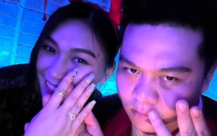 Yuno Bigboi cau hon ban gai trong dem Giang sinh hinh anh