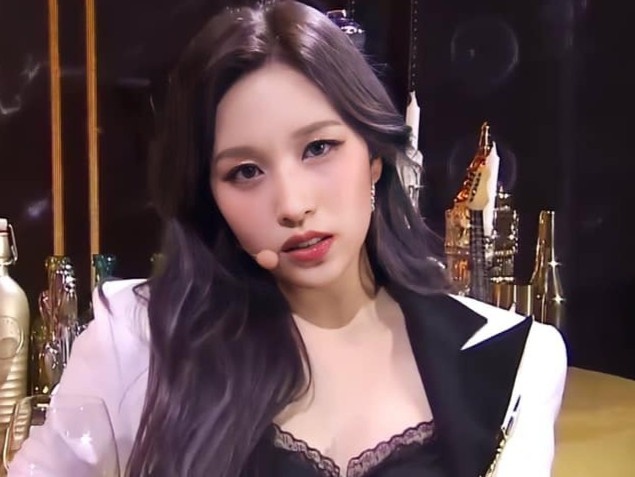 My nu Nhat Ban goi cam trong dem nhac cuoi nam hinh anh