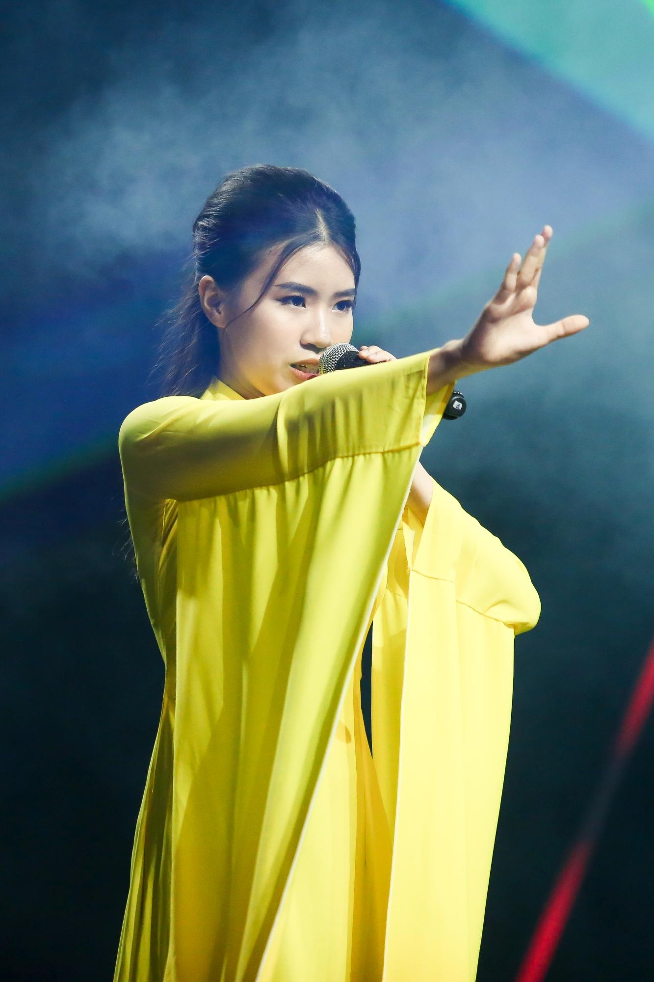 Dan dien vien mat biec anh 12