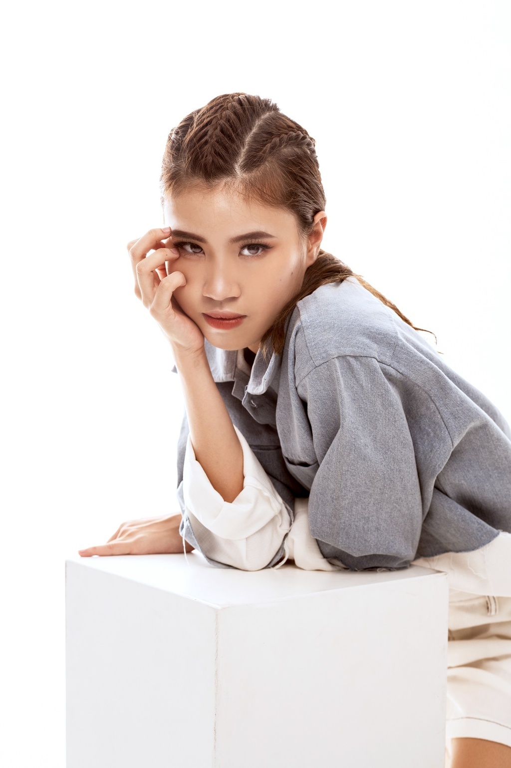 Dan dien vien mat biec anh 13