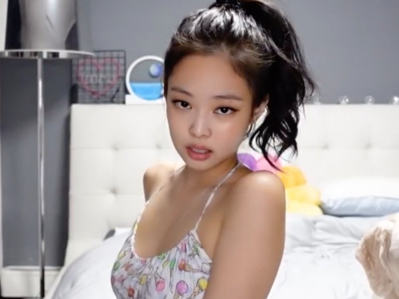 Kha nang ngoai ngu dac biet cua Jennie va cac ngoi sao Kpop hinh anh