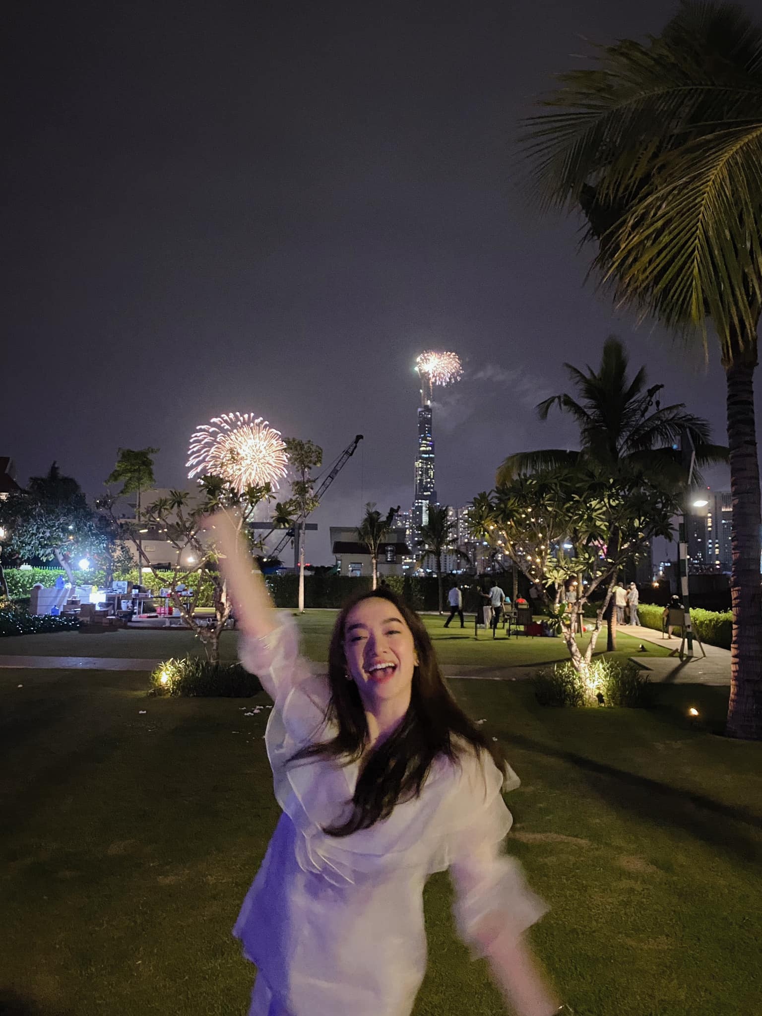 Sao việt ngắm pháo hoa ảnh 6 Sao viet ngam phao hoa anh 6