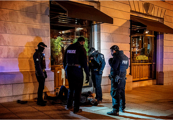 Nick ut bi tan cong anh 1