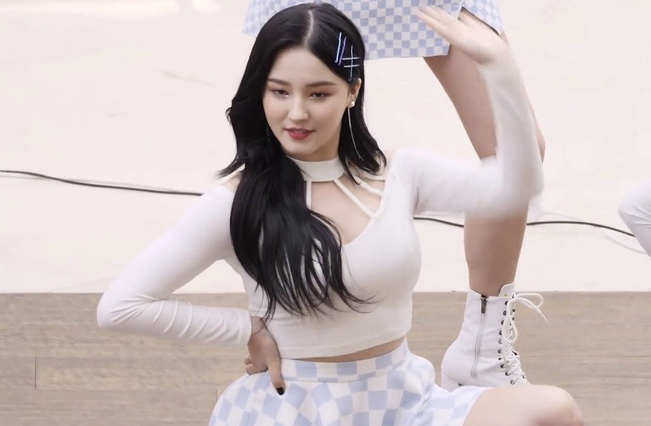 Bi kich cua nhung sao nu Han lo video nhay cam hinh anh