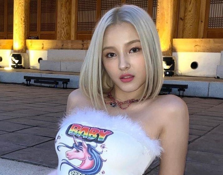 Nancy lan dau xuat hien sau khi bi phat tan anh nhay cam hinh anh