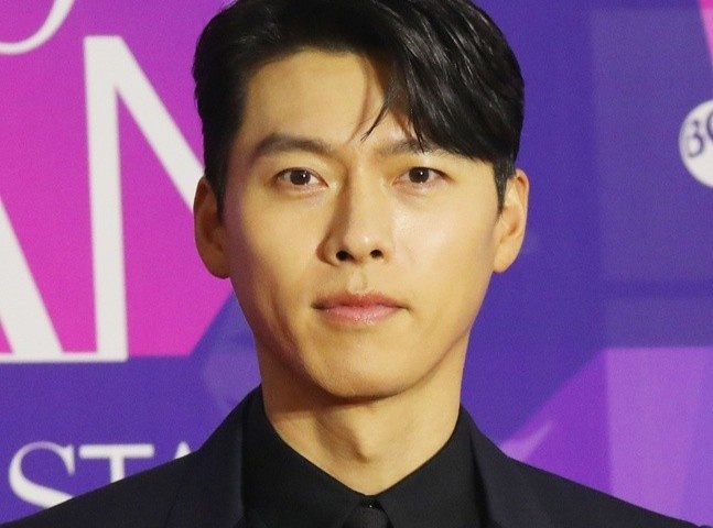 Hyun Bin va dan sao xuat hien tren tham do hinh anh