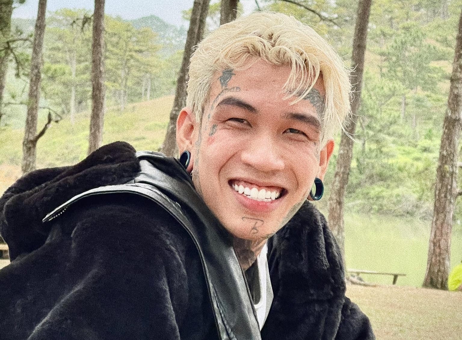 De Choat ket hop rap voi dan bau trong MV moi hinh anh