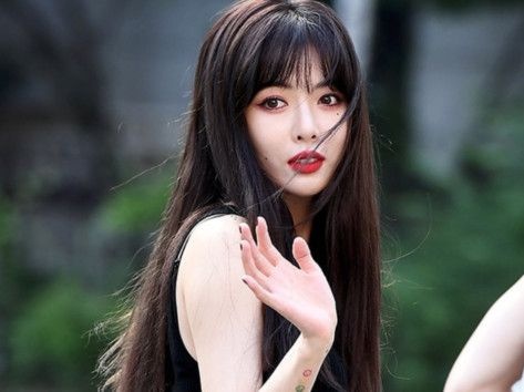 Vi sao MV cua HyunA luon phai dan nhan? hinh anh