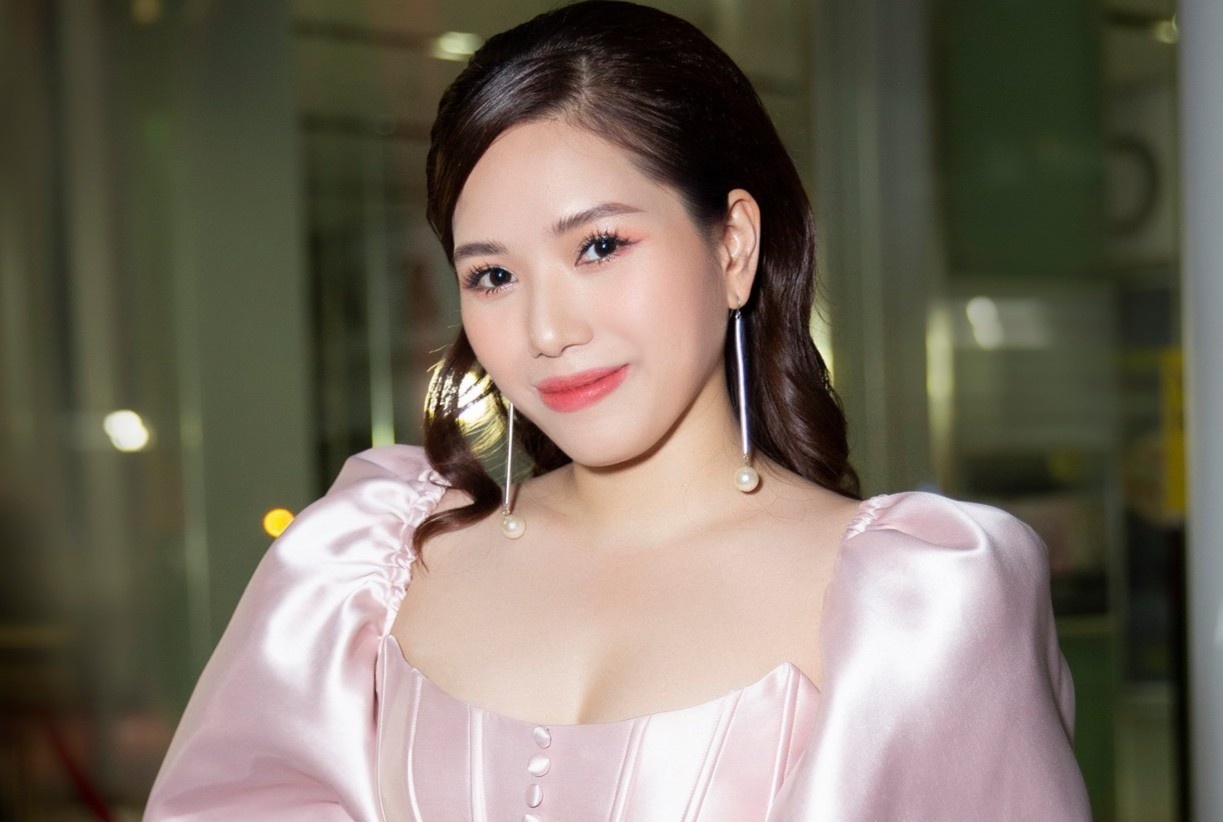 Thuy Chi hat ca khuc cua Son Tung M-TP hinh anh