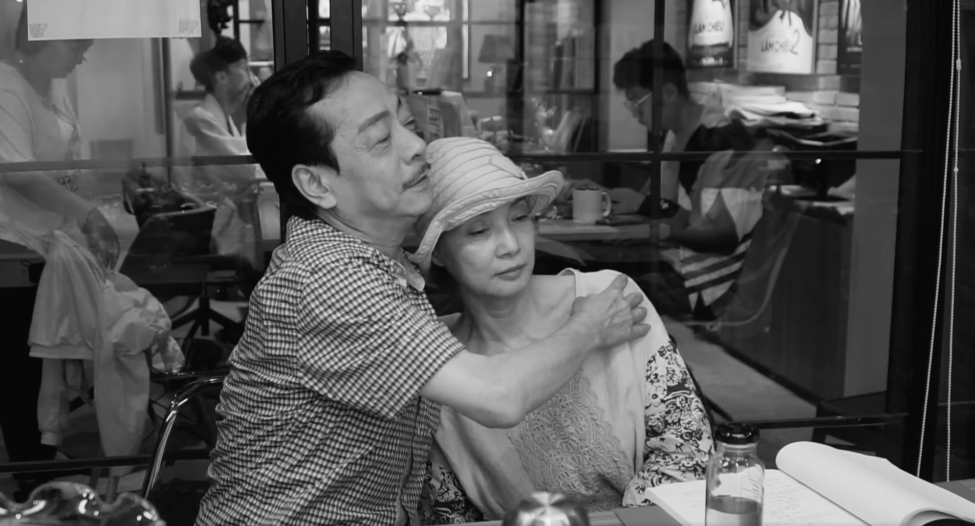 Hinh anh xuc dong cua NSND Hoang Dung o bo phim cuoi cung hinh anh