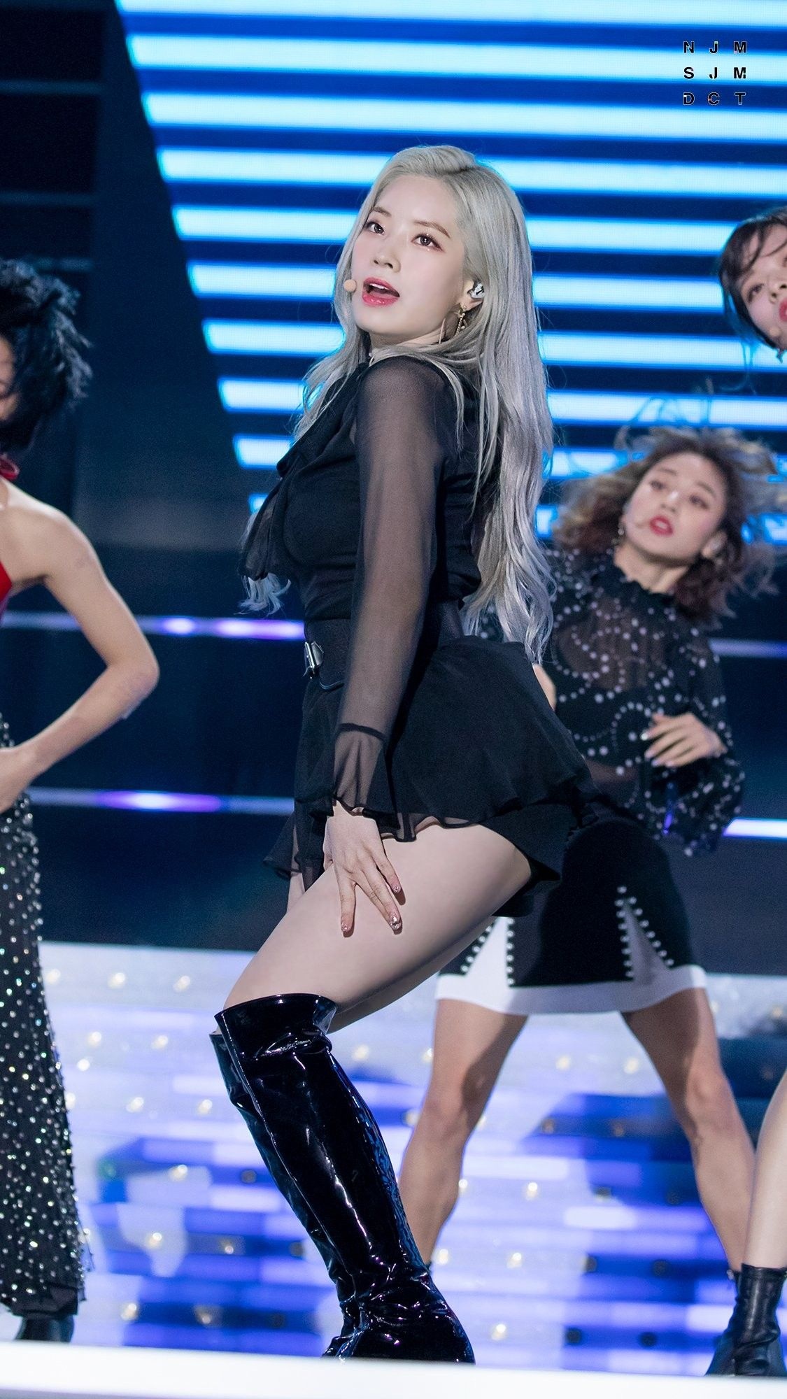 Da Hyun mặc váy nhái Ji Soo ảnh 5 Da Hyun mac vay nhai Ji Soo anh 5