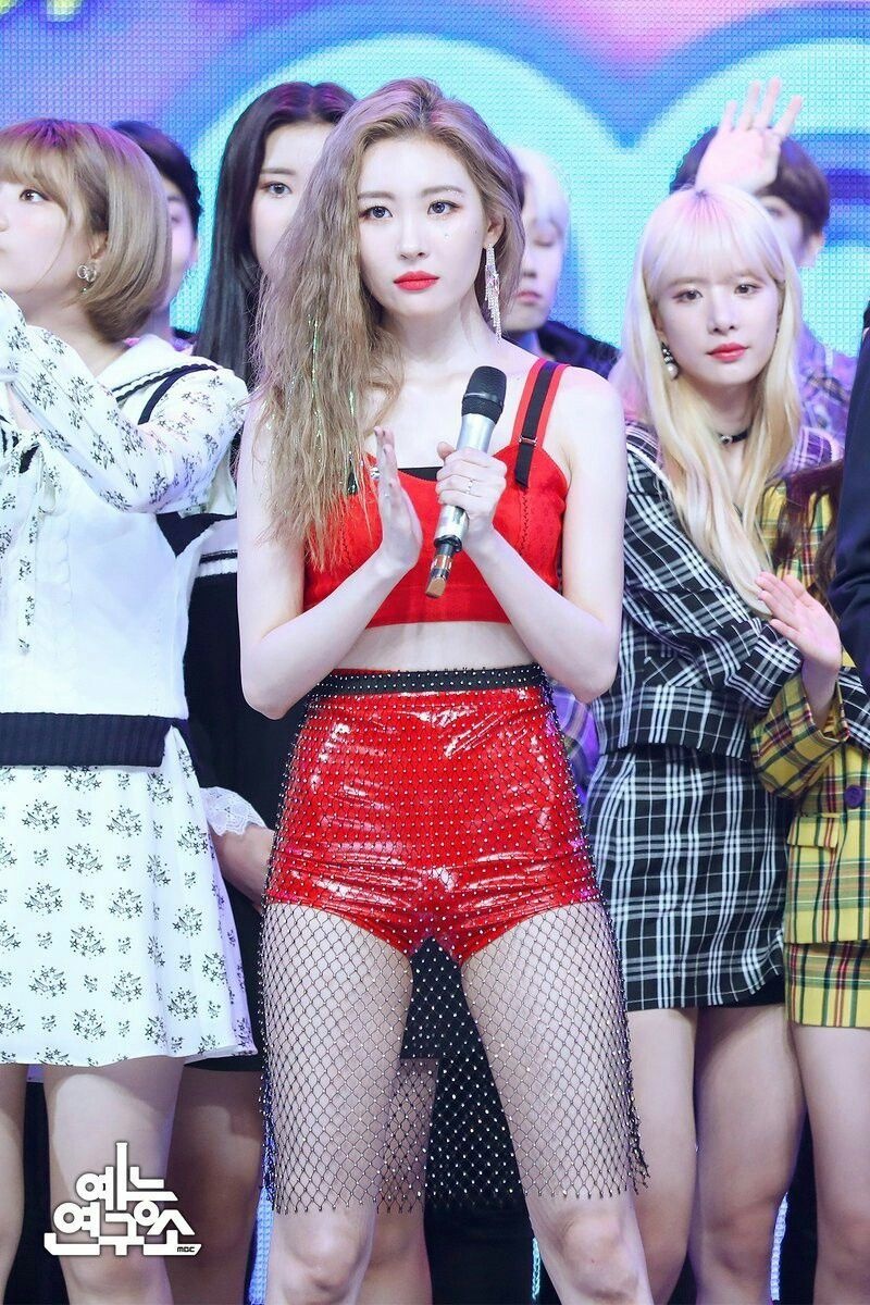 Ca sĩ có thân hình đẹp nhất ảnh 8 Ca si co than hinh dep nhat anh 8