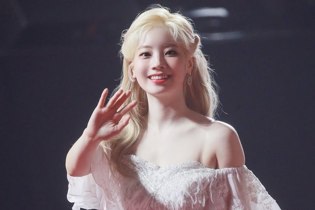 Voc dang dong ho cat cua Da Hyun hinh anh