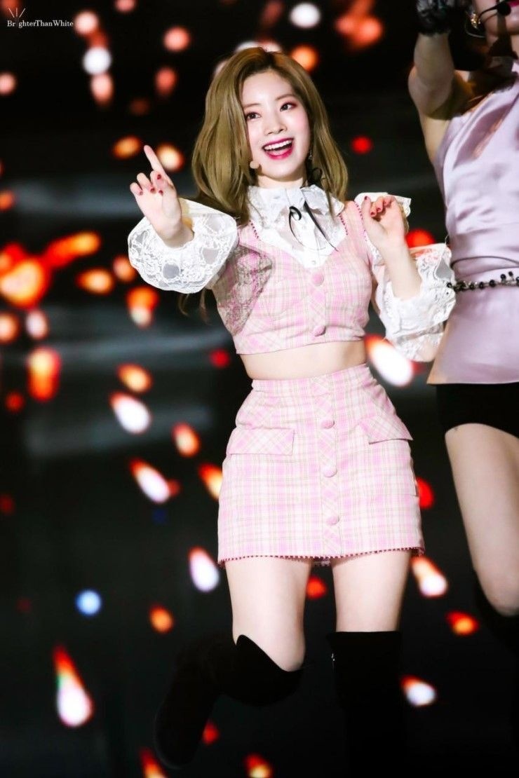 Da Hyun mặc váy nhái Ji Soo ảnh 10 Da Hyun mac vay nhai Ji Soo anh 10