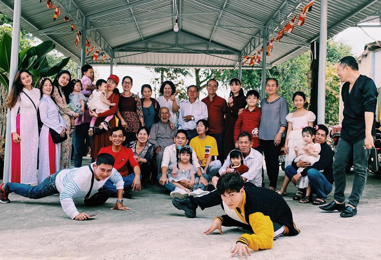 Sao Viet ngay mung 1 Tet anh 7