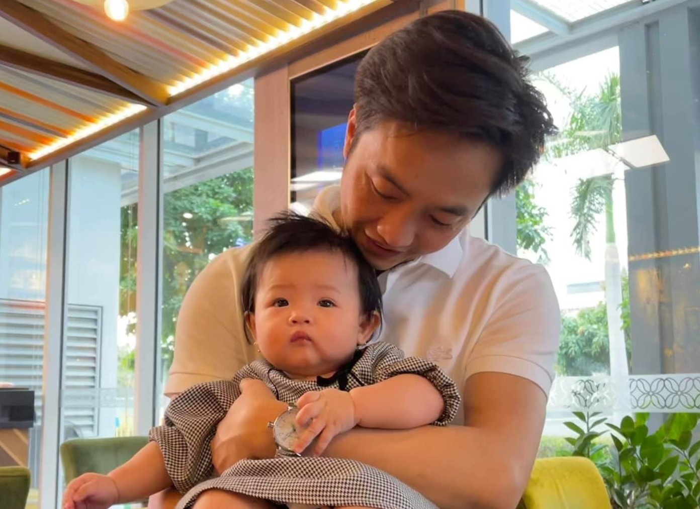 Cuong Do La dang anh con gai vao ngay Valentine hinh anh