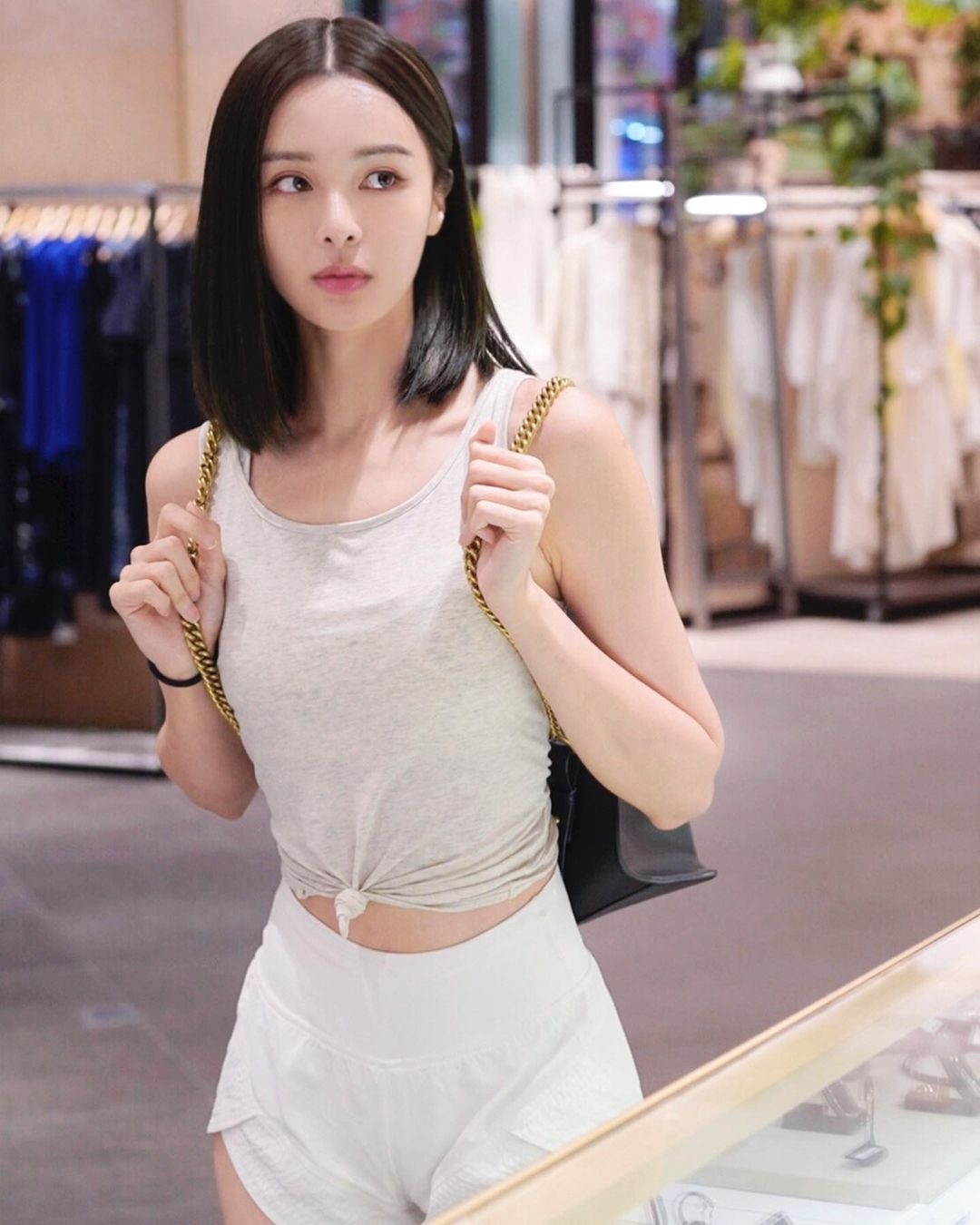 vóc dáng lý nguyên linh ảnh 8 voc dang ly nguyen linh anh 8