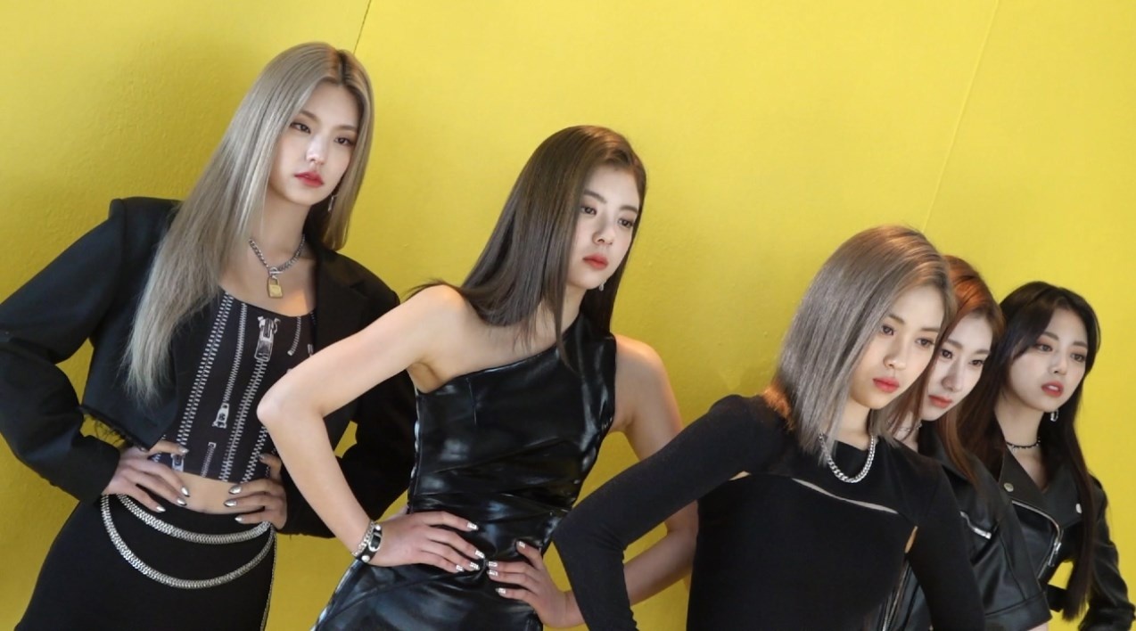 ITZY trong bộ hình mới ảnh 7 ITZY trong bo hinh moi anh 7