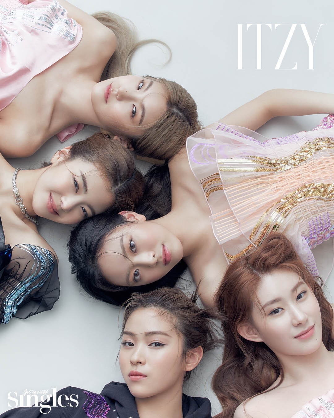 ITZY trong bộ hình mới ảnh 1 ITZY trong bo hinh moi anh 1