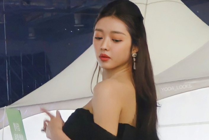 Thanh vien Oh My Girl bi binh luan khiem nha hinh anh