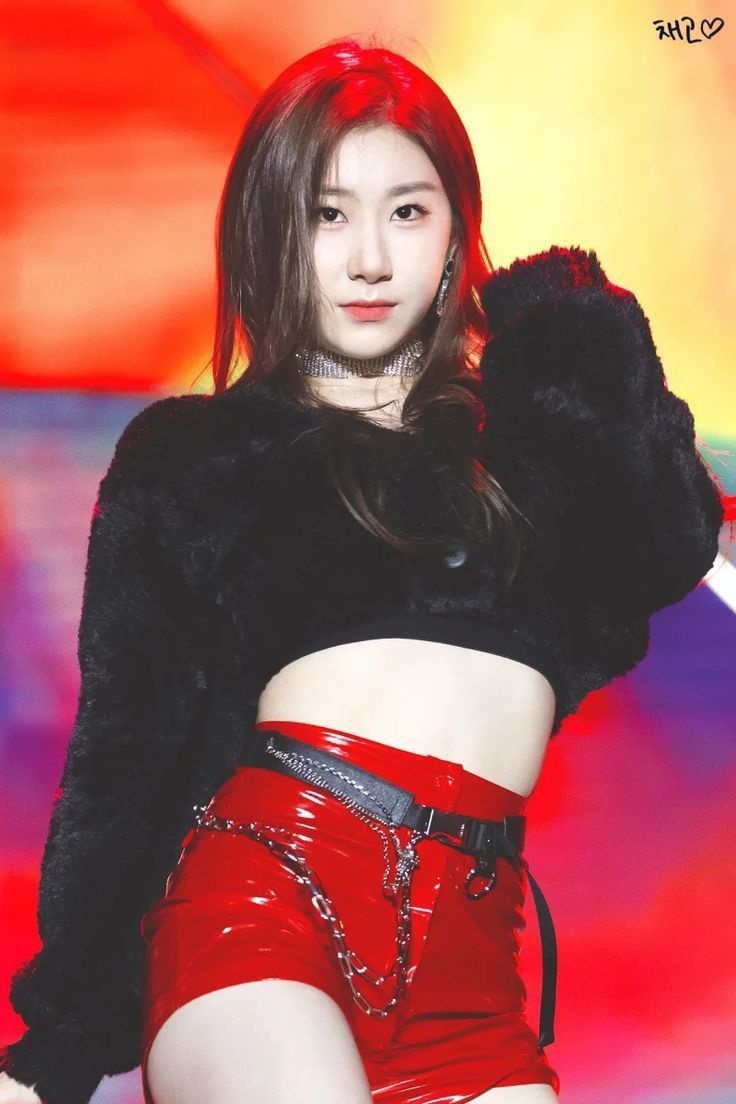 Gia cảnh nhóm ITZy ảnh 9 Gia canh nhom ITZy anh 9