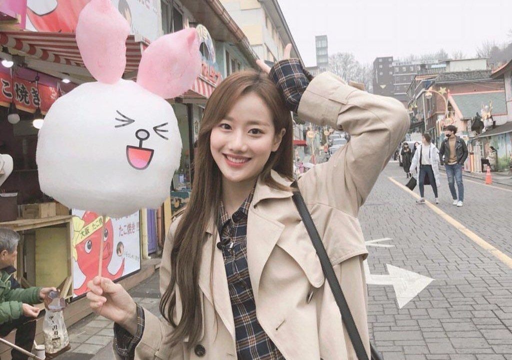 Na Eun April bi tay chay anh 1