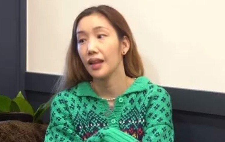 Nu ca si Han het thoi, ban ca phe kiem song hinh anh