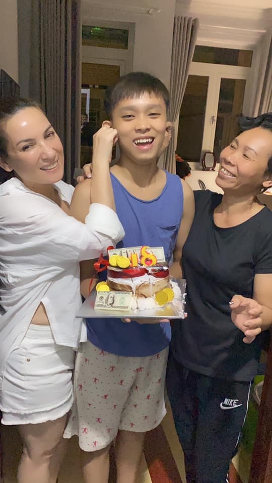 Phi Nhung mung sinh nhat Ho van cuong anh 2