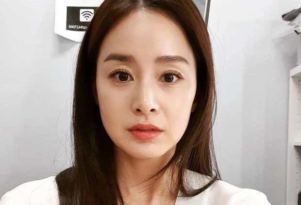 Kim Tae Hee khong chinh anh de che nep nhan o tuoi 41 hinh anh
