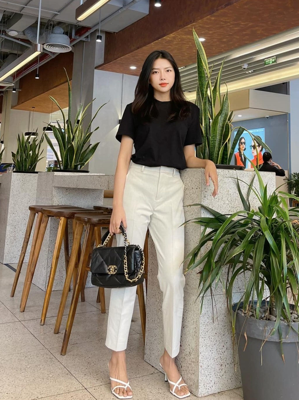 vo Phan Manh Quynh anh 15