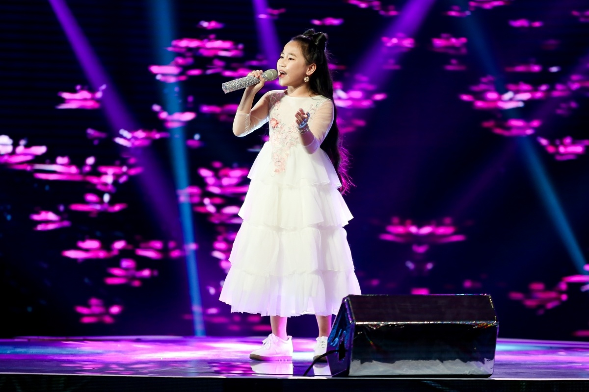 Khanh Linh giong hat viet nhi anh 3