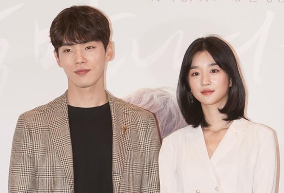 Seo Ye Ji bi go hinh quang cao sau be boi hinh anh