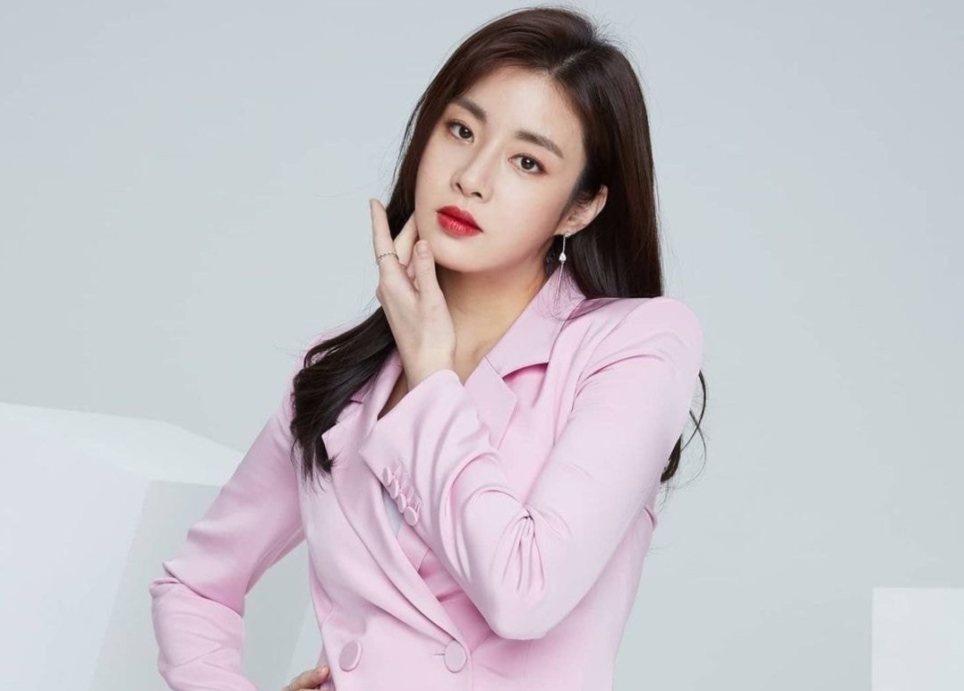 Kang Sora sinh con anh 1