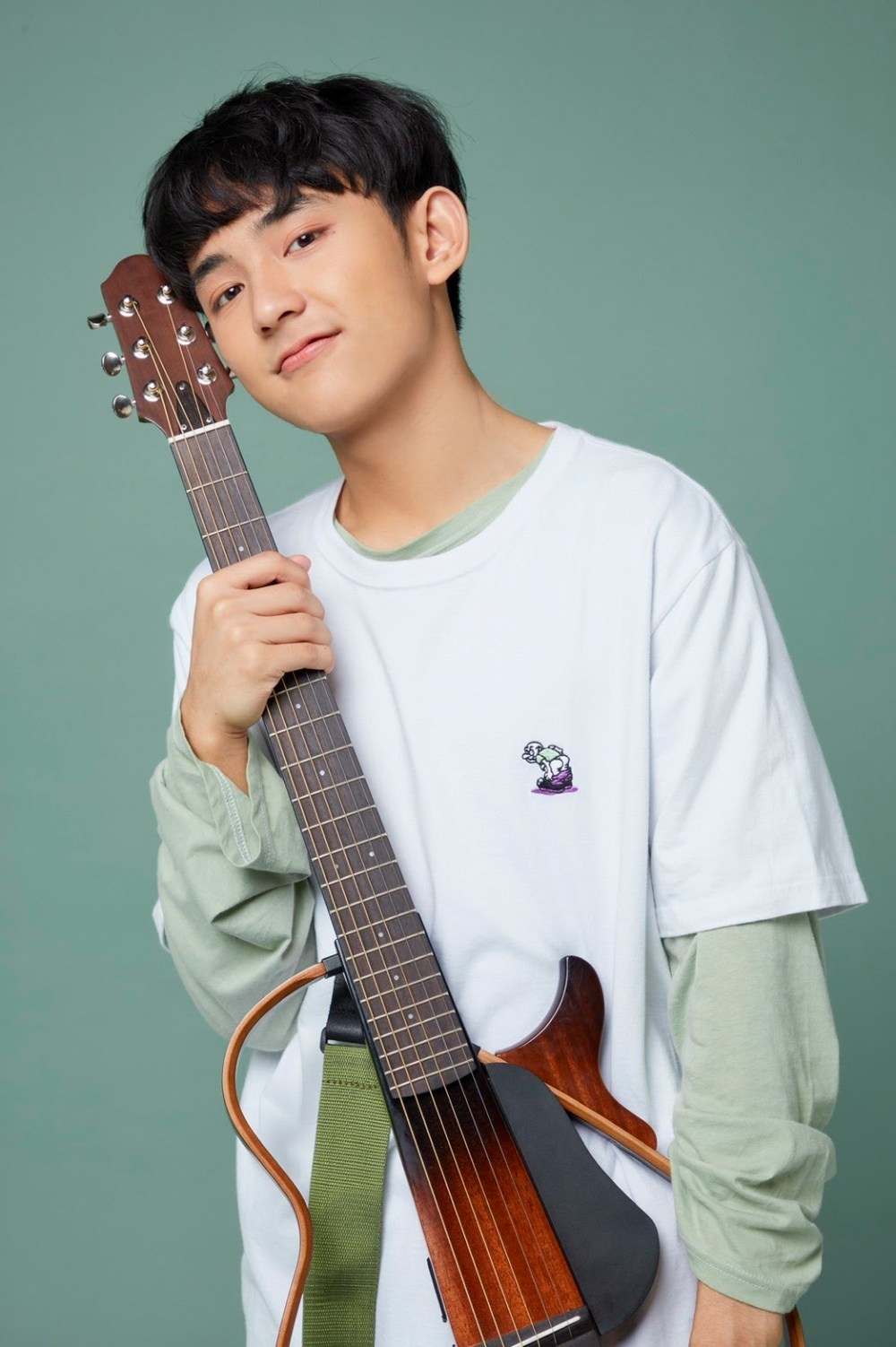 First
Anuwat lo clip nong anh 1