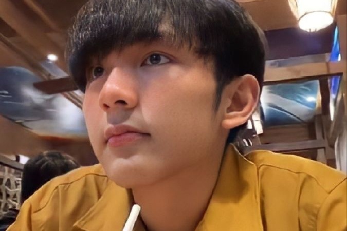 Ca si 19 tuoi Thai Lan xin loi sau vu tu dang clip nong voi ban gai hinh anh