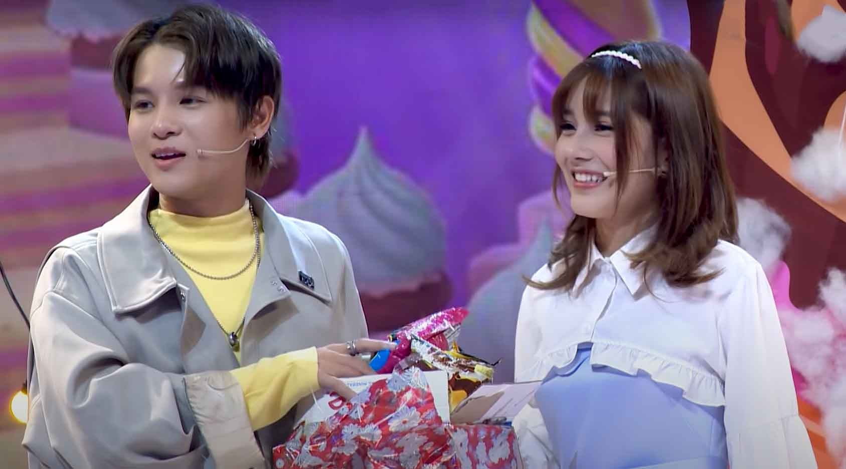 Pham Dinh Thai Ngan hon khach moi nu anh 1