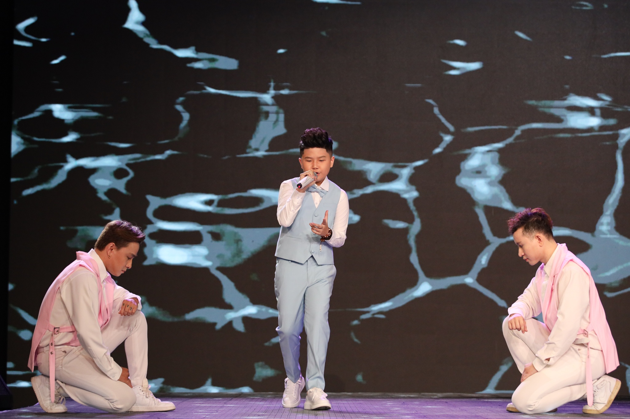 chung ket giong hat Viet nhi anh 9