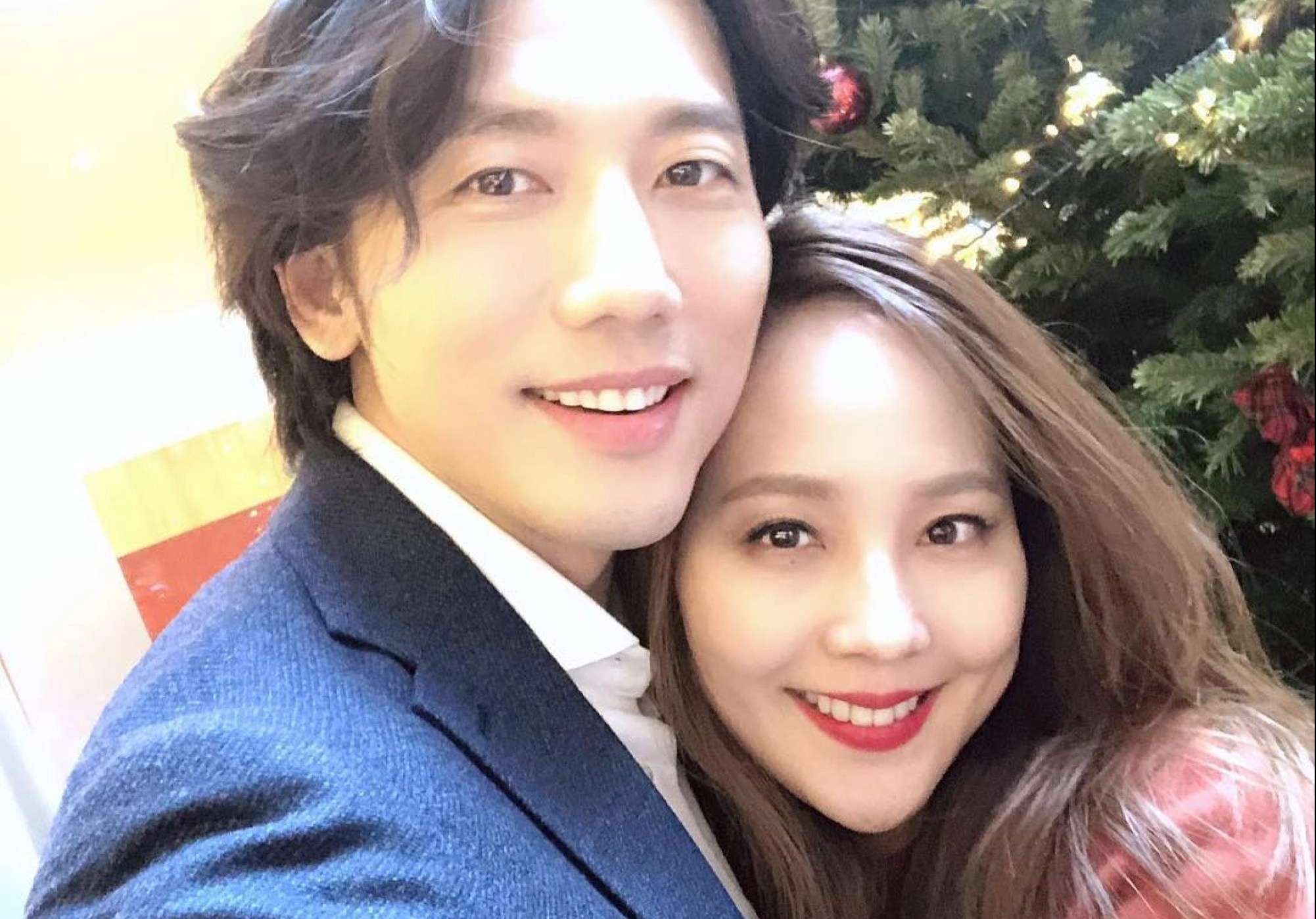 Chong Eugene cham con, don nha de vo dong 'Penthouse' 7 thang qua hinh anh