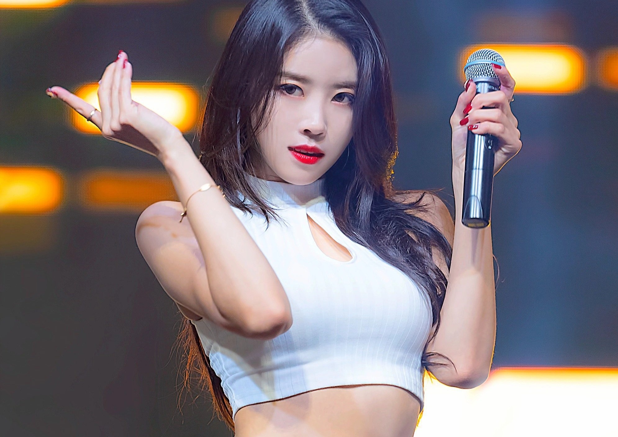 Nhung sao nu bi tay chay vi quay roi tinh duc khach moi nam hinh anh