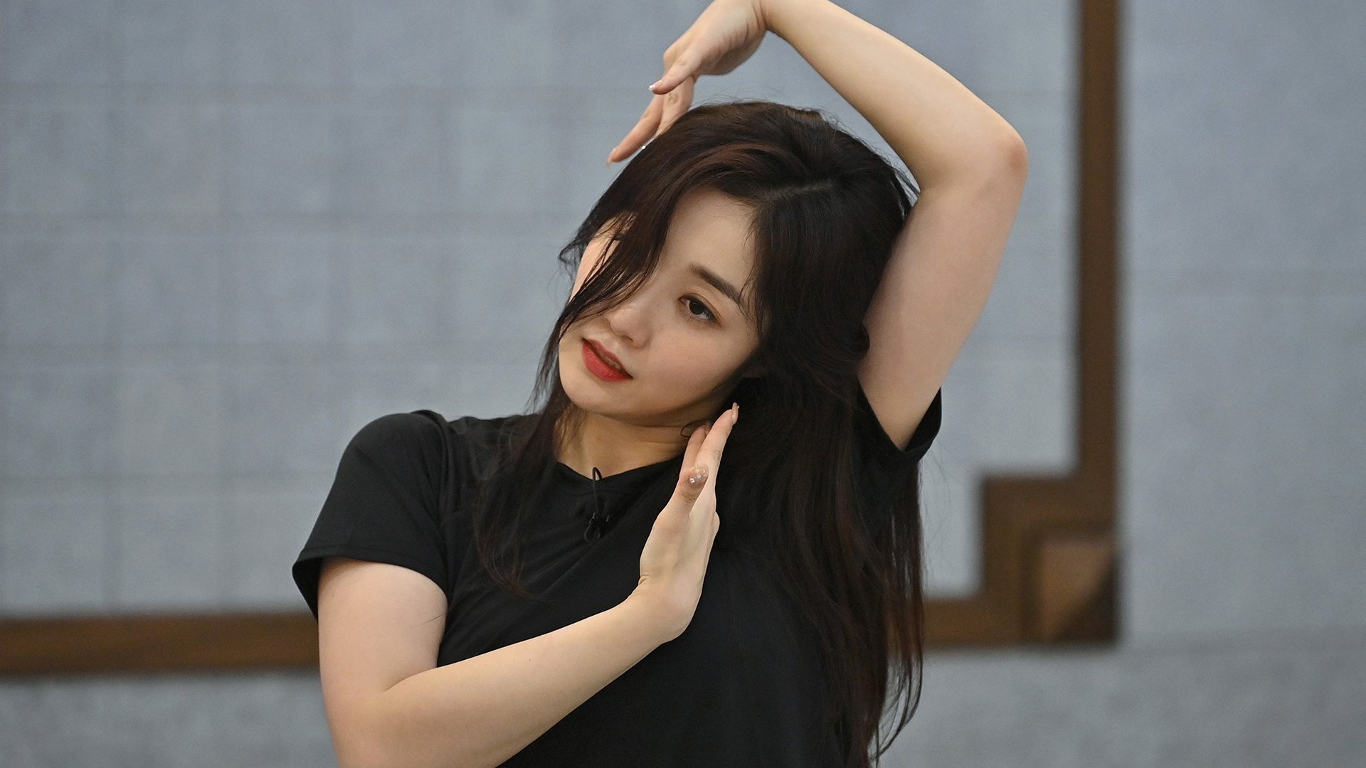 Ca si bi duoi khoi nhom anh 2