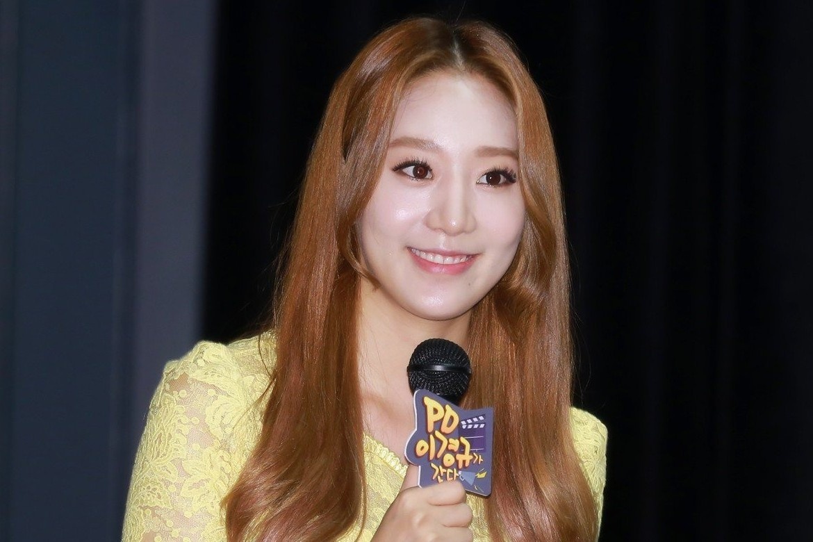 Nu MC the thao Han gay tai nan chet nguoi hinh anh